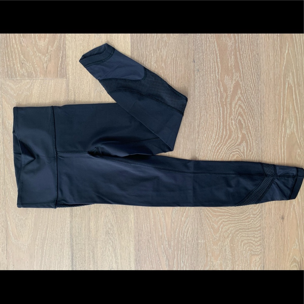 Mesh crop legging